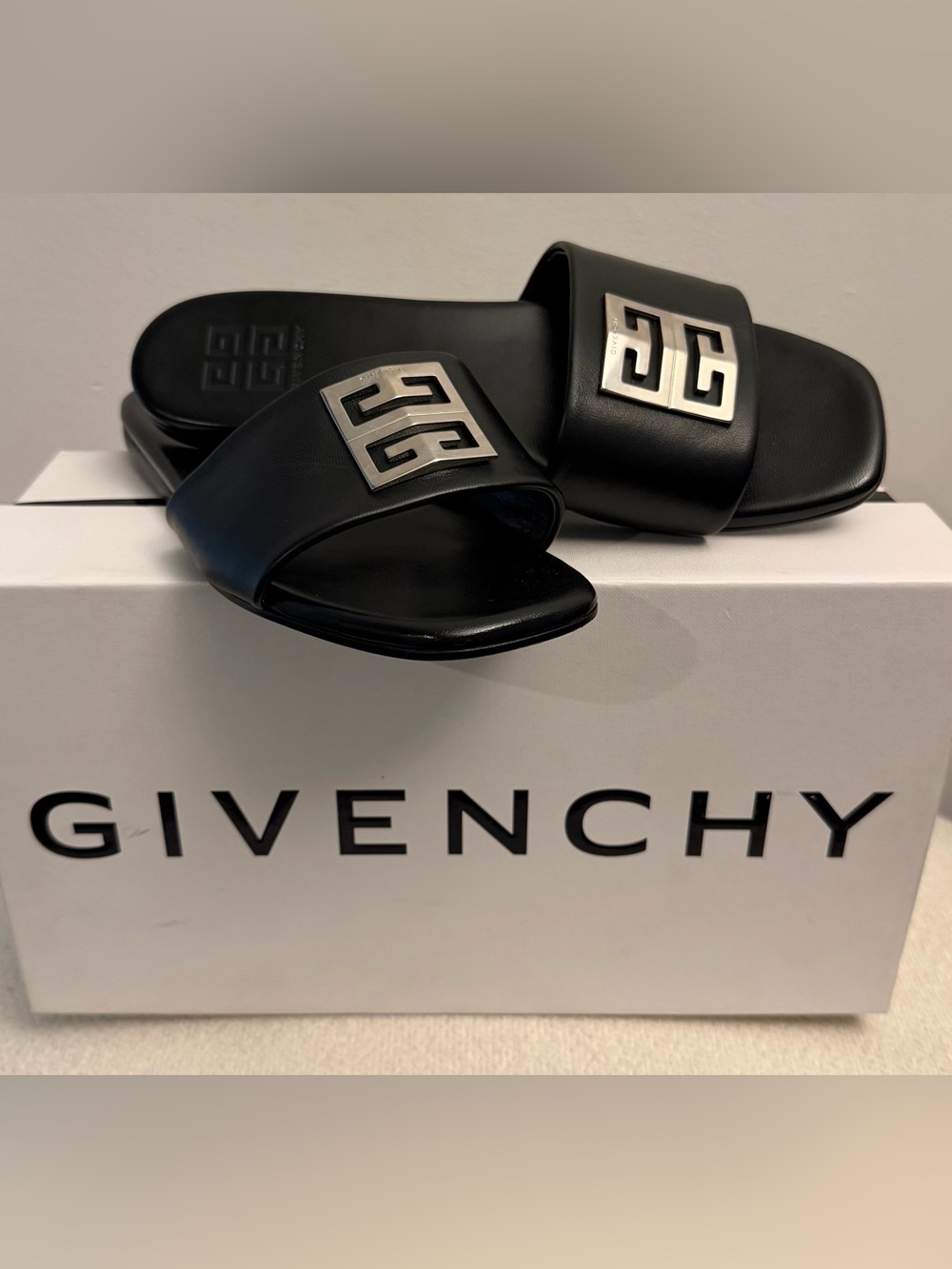 Givenchy 4G Black Leather Flat Sandals